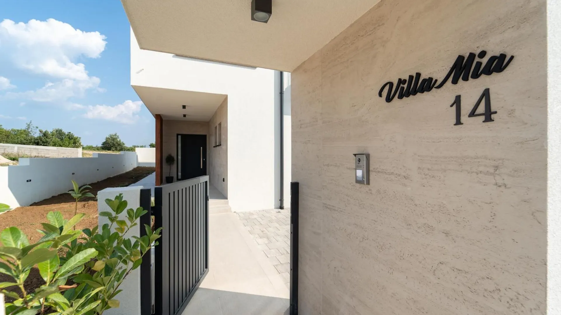 Villa Mia With Heated Pool Maslenica